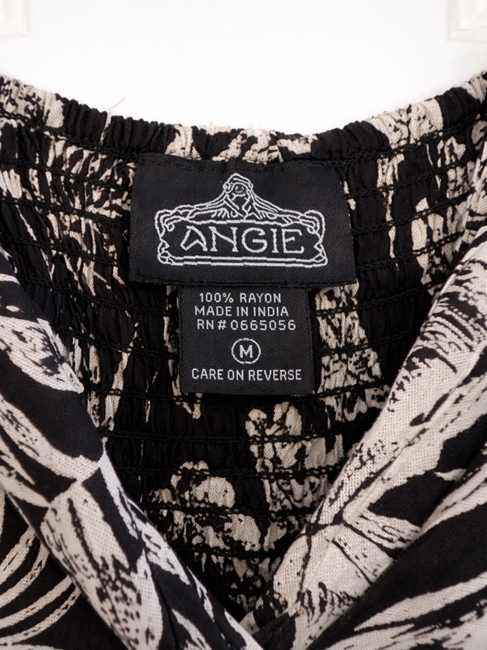 Angie Black & Ivory Tropical Print Midi Dress Smocked Boho Flutter Sleeve Medium - Picture 3 of 5
